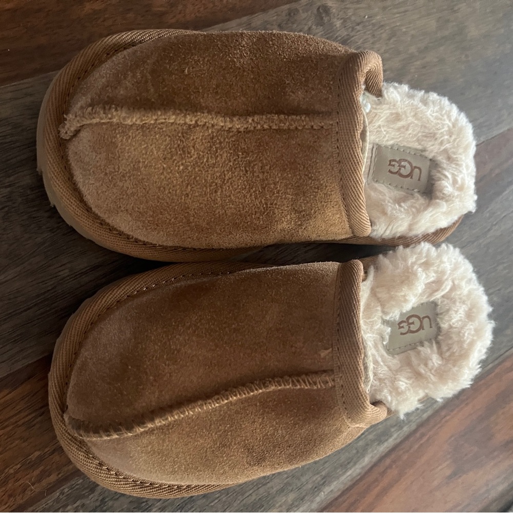 UGG Kids Tan Cozy Slippers